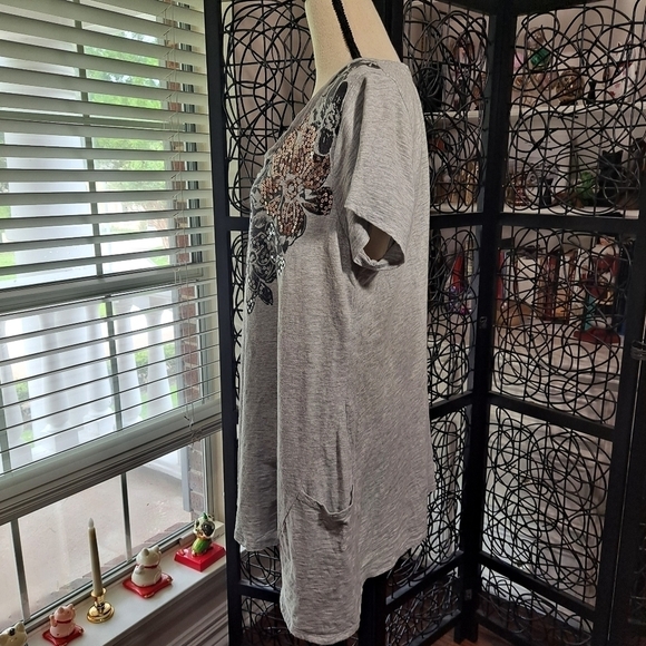 Style & Co Size Large Gray Vneck Swing Top with Floral Sequin Embellishment - Picture 4 of 10